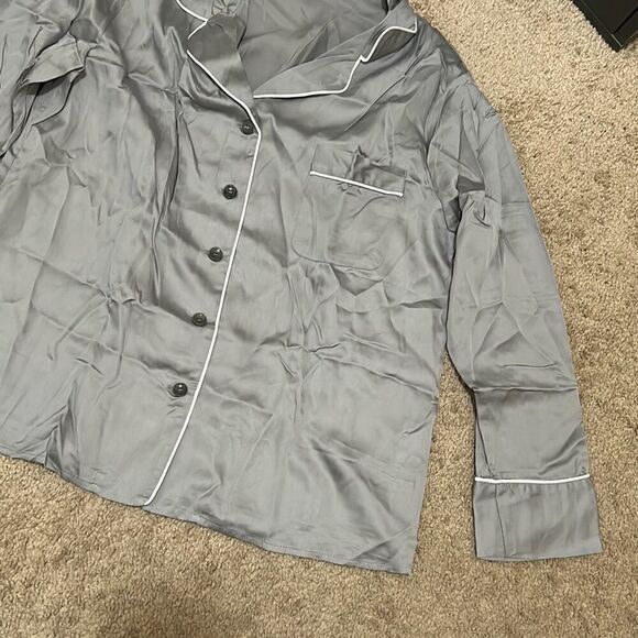 Ettitude Women's M Long Sleeve Sateen Stripe Pajama Top Fog Gray Minimalist New - Picture 3 of 12